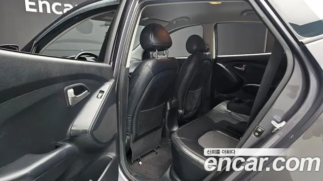 Hyundai Tucson 2010 thumb 12