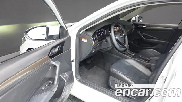 Volkswagen Jetta 2021 thumb 10