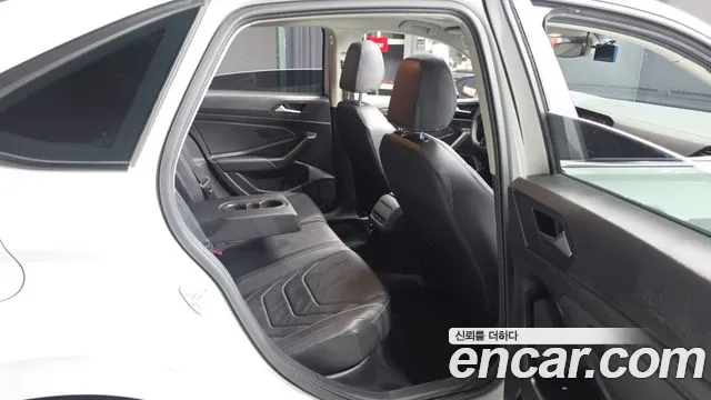 Volkswagen Jetta 2021 thumb 11