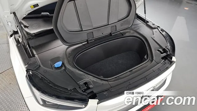 Volvo C40 2022 thumb 6