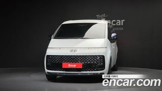 Hyundai Staria 2024 thumb 3
