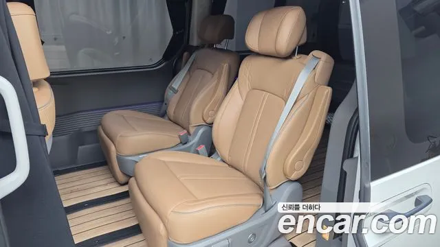 Hyundai Staria 2024 thumb 12