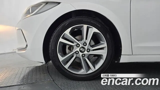 Hyundai Avante 2017 thumb 4