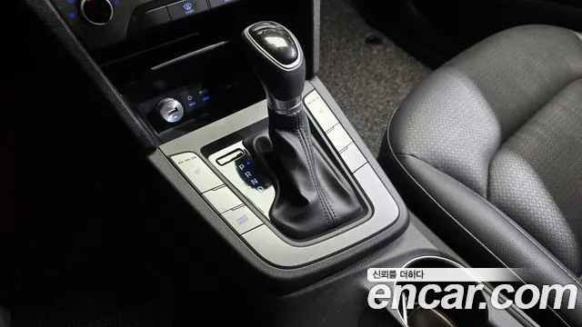Hyundai Avante 2017 thumb 8