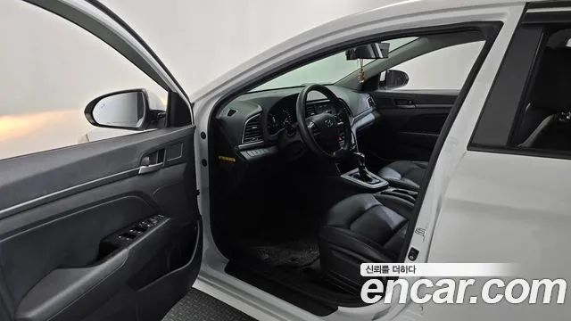 Hyundai Avante 2017 thumb 9