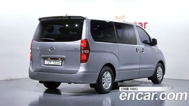 Hyundai Starex 2017 thumb 2