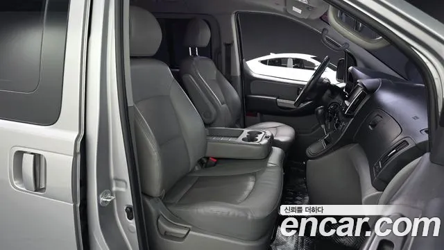 Hyundai Starex 2017 thumb 11