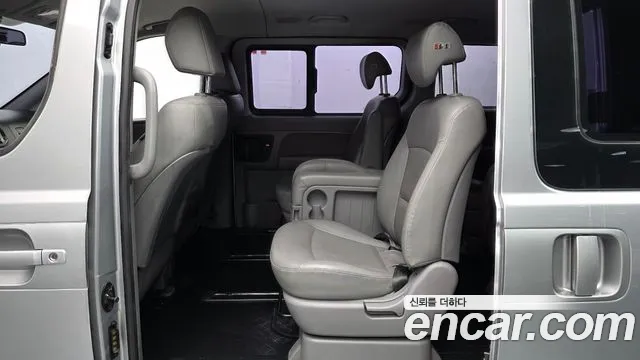Hyundai Starex 2017 thumb 12