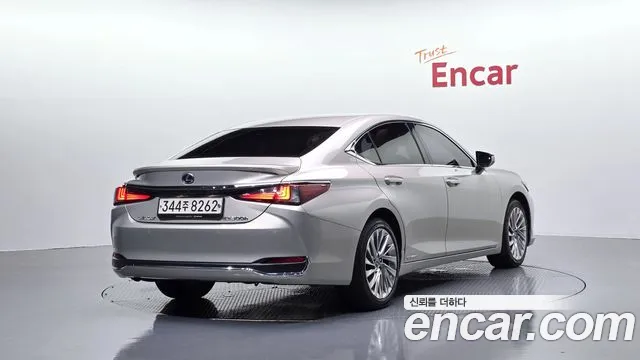 Lexus ES 2019 thumb 2
