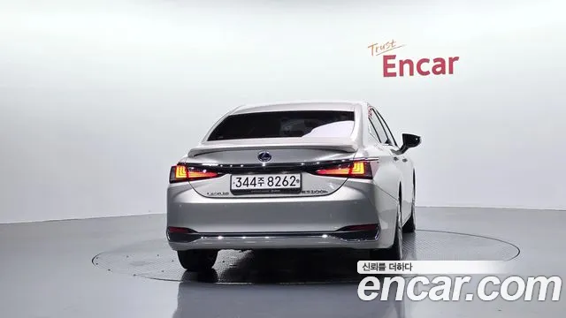 Lexus ES 2019 thumb 4
