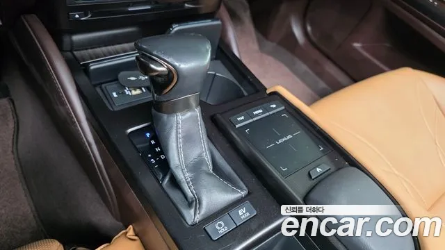 Lexus ES 2019 thumb 9