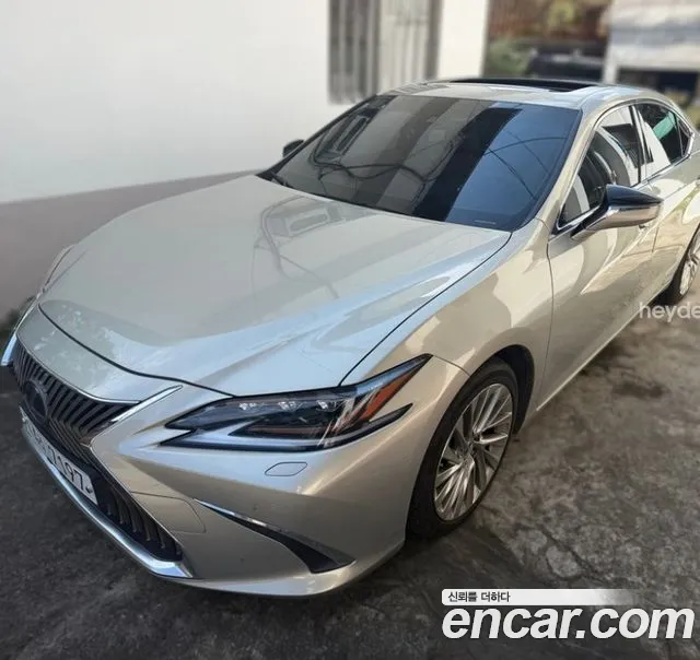 Lexus ES 2019 thumb 2