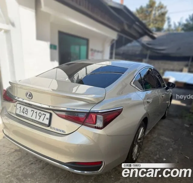 Lexus ES 2019 thumb 3