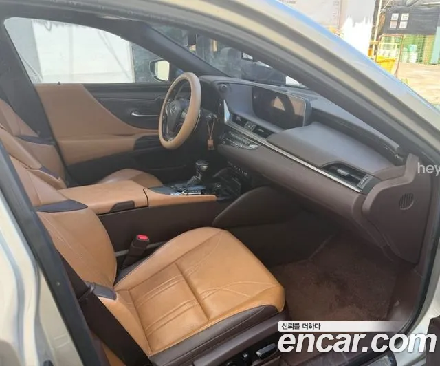 Lexus ES 2019 thumb 5