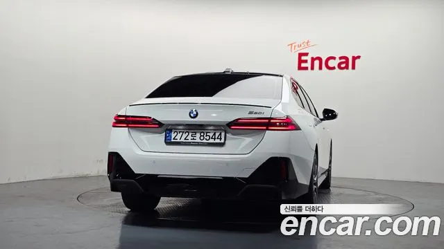 BMW 5 серии 2024 thumb 4