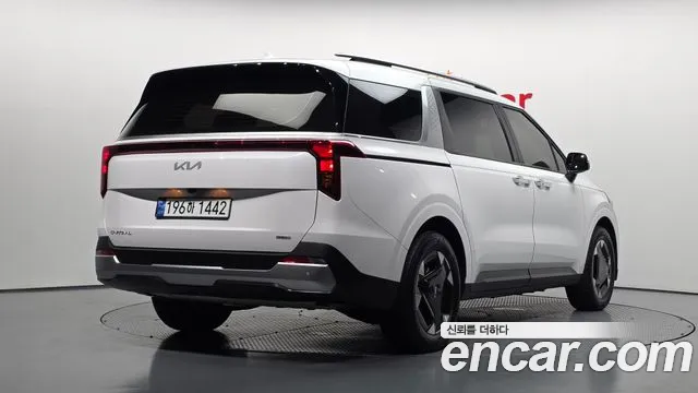 Kia Carnival 2024 thumb 2