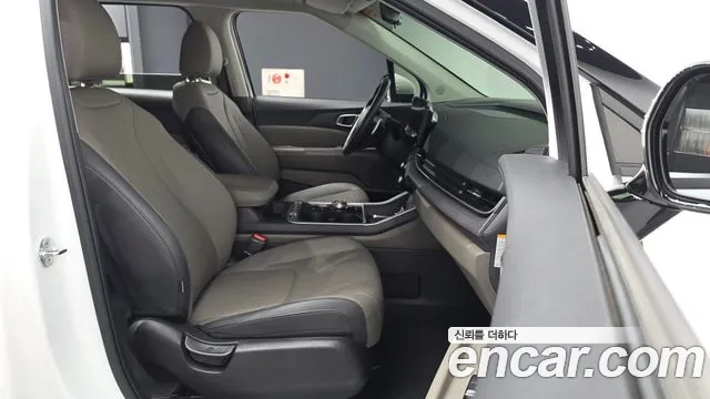 Kia Carnival 2024 thumb 11