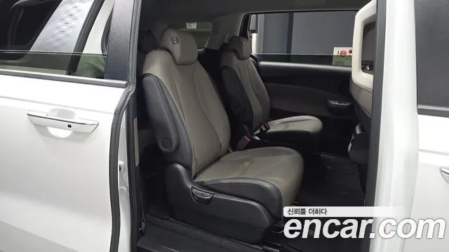 Kia Carnival 2024 thumb 12