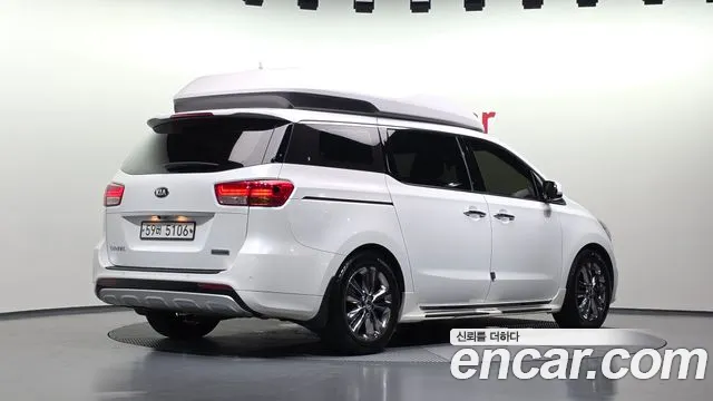 Kia Carnival 2017 thumb 2