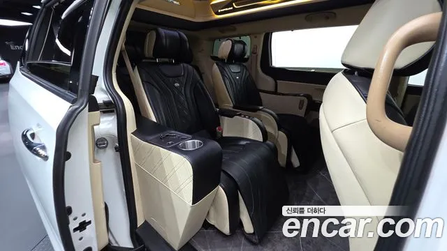 Kia Carnival 2017 thumb 12