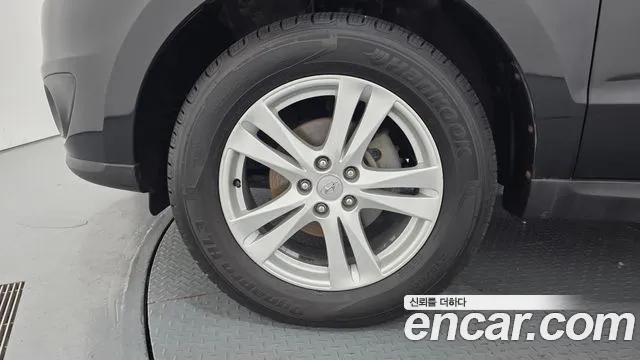 Hyundai Santa Fe 2011 thumb 5