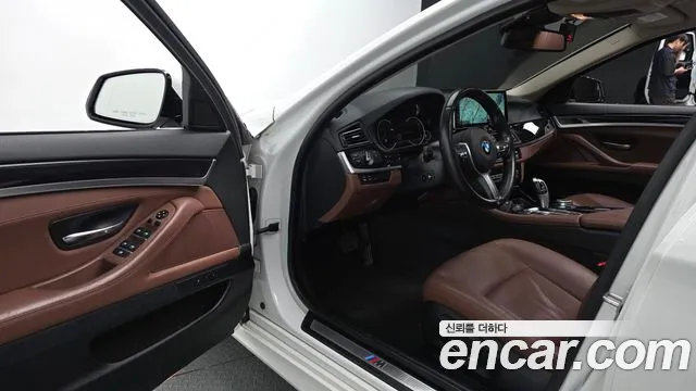 BMW 5 серии 2016 thumb 10