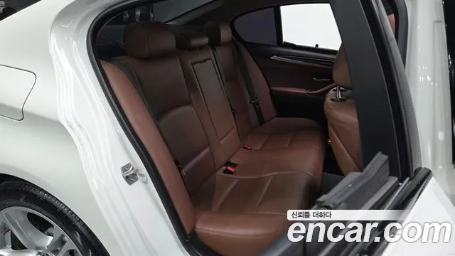 BMW 5 серии 2016 thumb 12