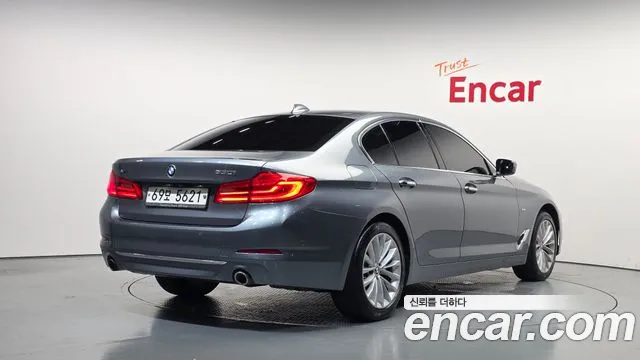 BMW 5 серии 2018 thumb 2