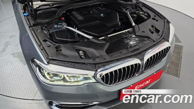 BMW 5 серии 2018 thumb 6