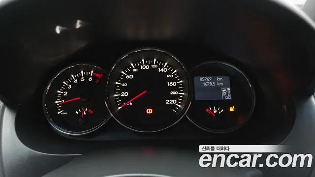 Renault Fluence 2010 thumb 8