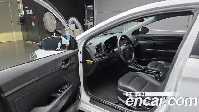 Hyundai Avante 2016 thumb 10