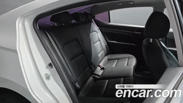 Hyundai Avante 2016 thumb 11