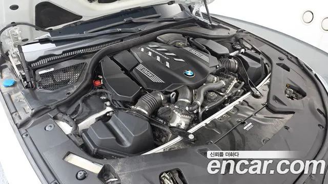 BMW 8 серии 2024 thumb 6