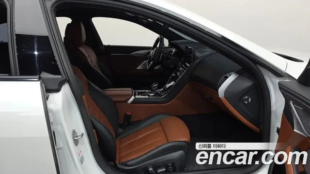 BMW 8 серии 2024 thumb 11