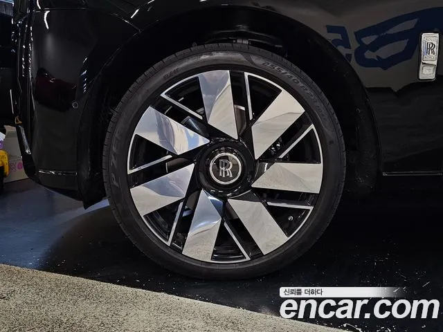 Rolls-Royce Cullinan 2025 thumb 4