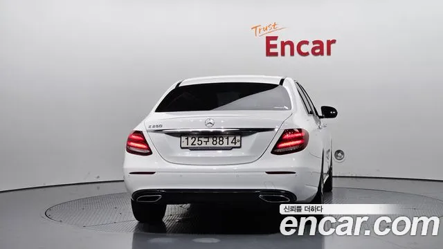 Mercedes-Benz E-Класс 2020 thumb 4