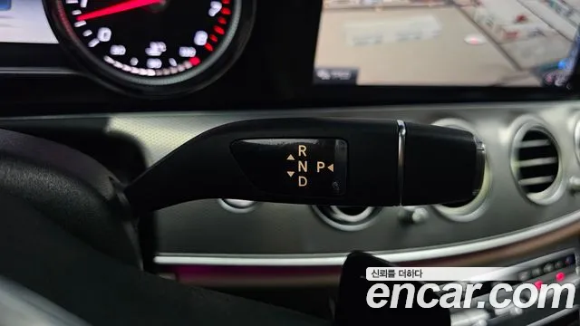 Mercedes-Benz E-Класс 2020 thumb 9