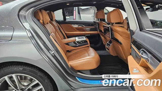 BMW 7 серии 2018 thumb 12