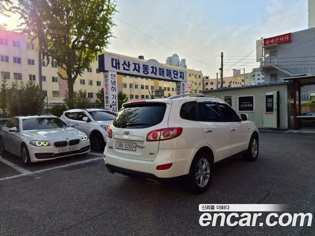 Hyundai Santa Fe 2011 thumb 3