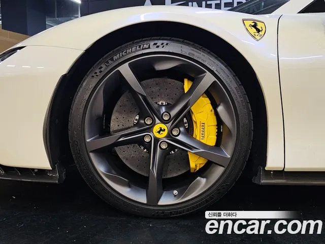 Ferrari SF90 2022 thumb 5