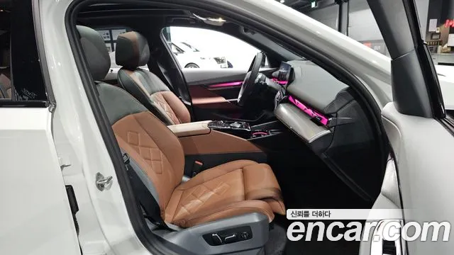 BMW 5 серии 2025 thumb 12