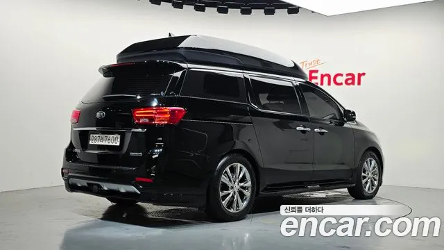 Kia Carnival 2019 thumb 2