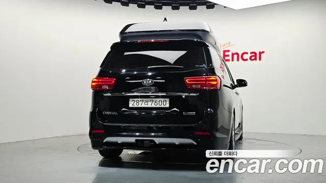 Kia Carnival 2019 thumb 4