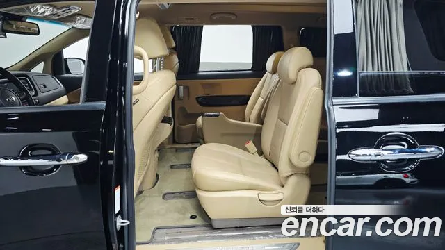 Kia Carnival 2019 thumb 11