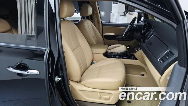 Kia Carnival 2019 thumb 12