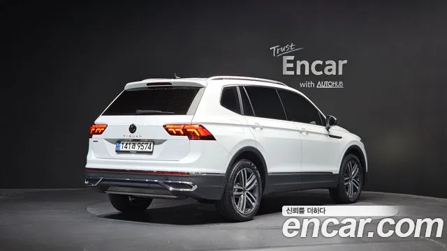 Volkswagen Tiguan 2024 thumb 2