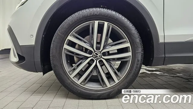 Volkswagen Tiguan 2024 thumb 5