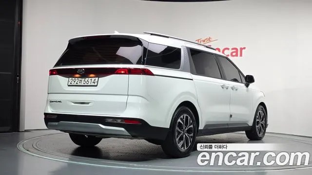 Kia Carnival 2021 thumb 2