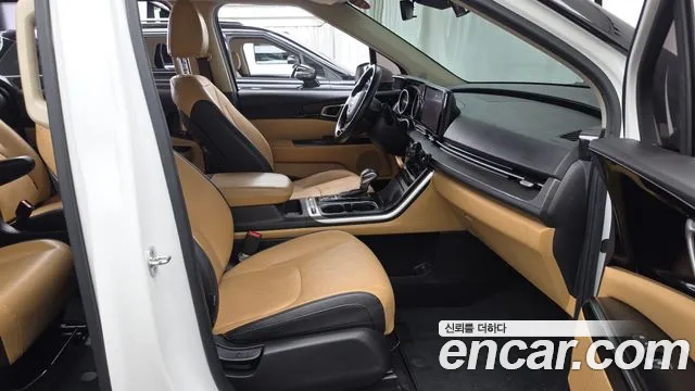 Kia Carnival 2021 thumb 11