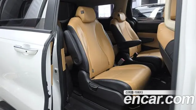 Kia Carnival 2021 thumb 12